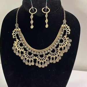 NANETTE LEPORE Romantic Boho Medallion & Mesh Gold Tone Necklace & Earring Set